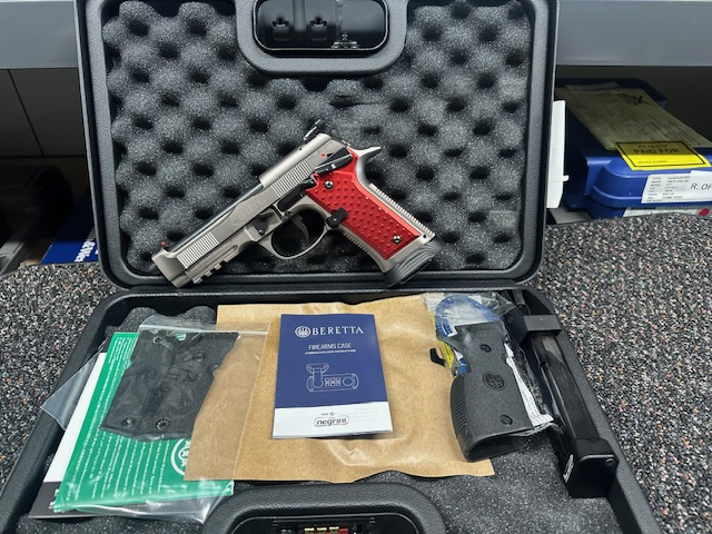 BERETTA 92X PERFORMANCE - TONI ENHANCED GRIPS & MAG WELL - NEW - CLEARANCE SALE