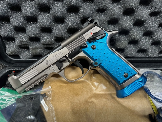 BERETTA 92X PERFORMANCE - TONI ENHANCED GRIPS & MAG WELL - NEW - CLEARANCE SALE