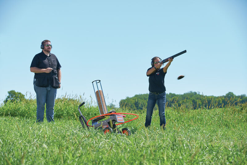 CHAMPION WHEELYBIRD AUTO-FEED TRAP 2.0 CLAY PIGEON THROWER WIRELESS REMOTE INCLUDED