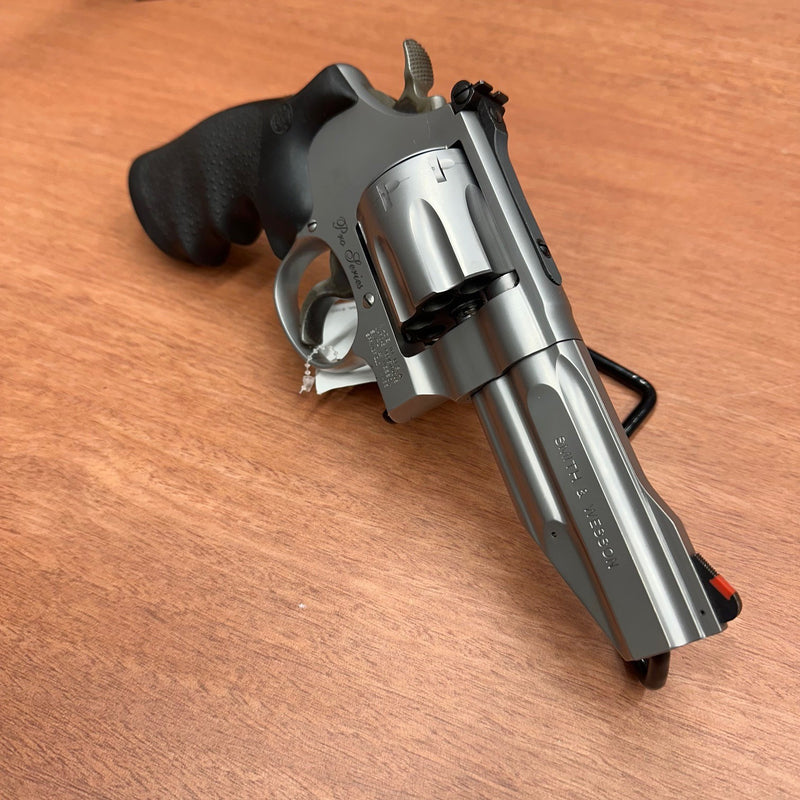 Smith & Wesson 627 PRO SERIES - 357 Magnum — PRE-LOVED