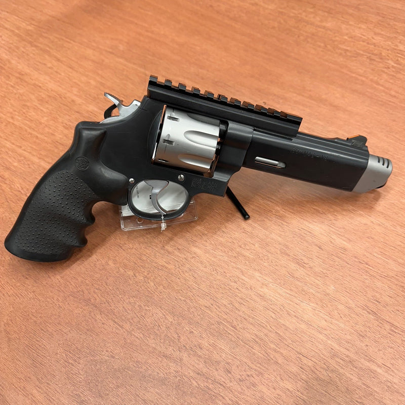 Smith & Wesson 627 V-COMP - 357 Magnum — PRE-LOVED